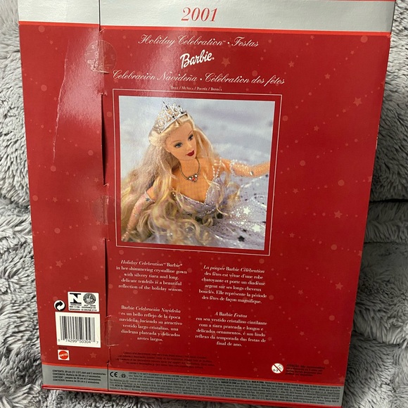 NRFB 2001 Holiday Celebration Barbie - Picture 4 of 6